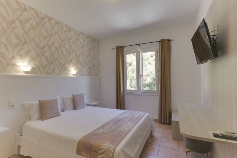 Grande double - © @HTL DES ETRANGERS Grande double