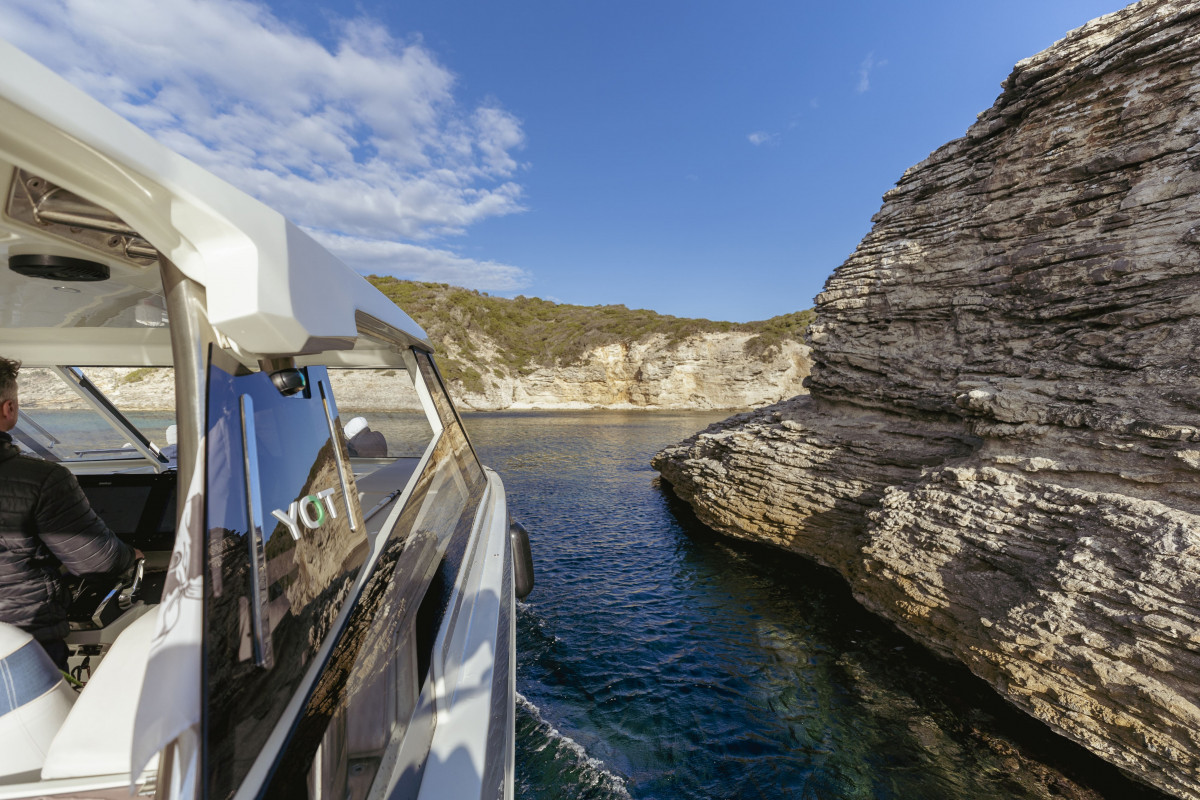 bonifacio-par-la-mer-corse-nautic-escape
