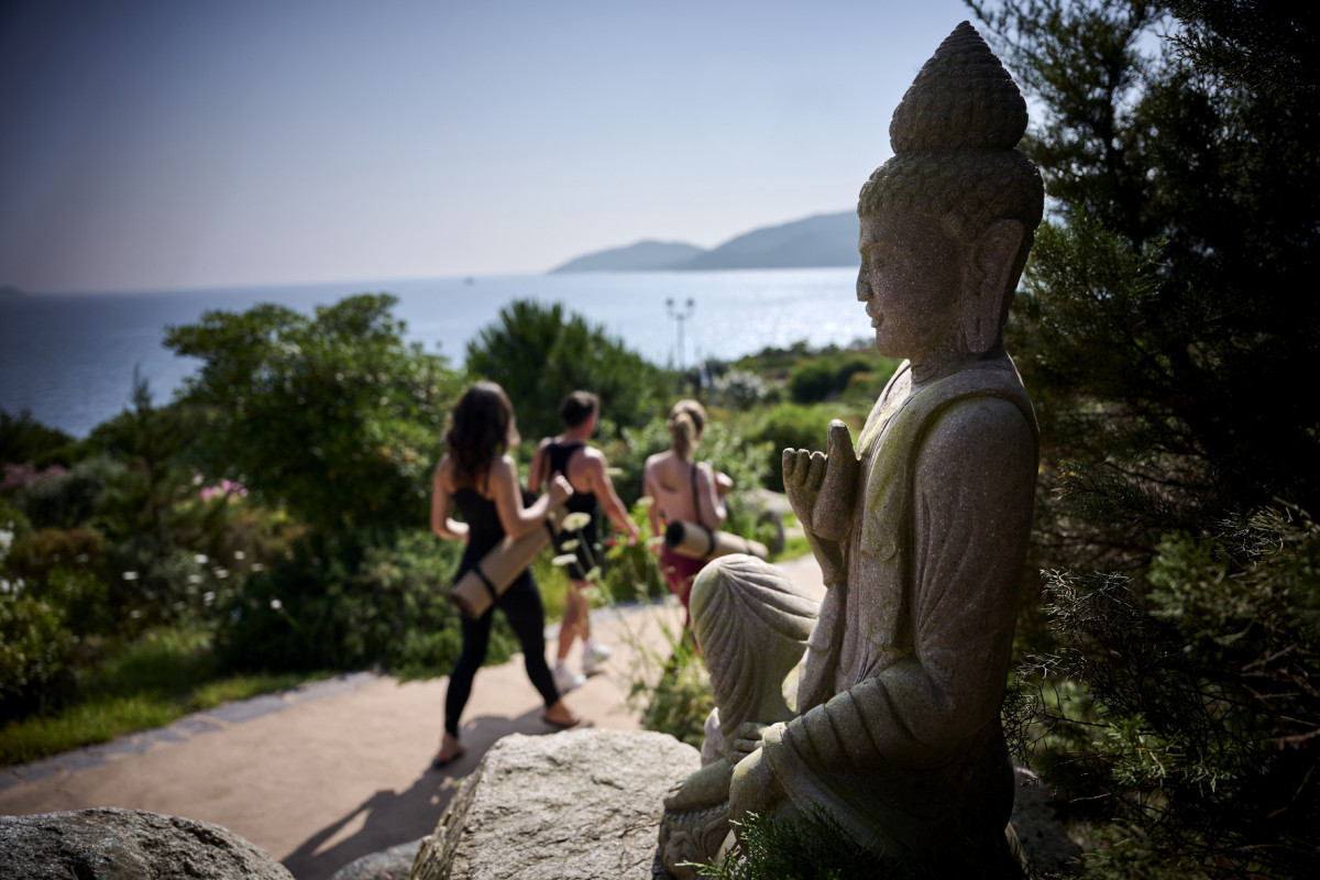 yoga-u-capu-biancu-bonifacio
